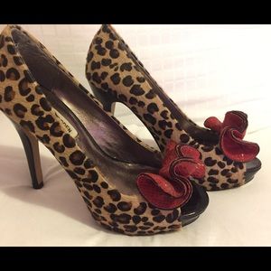 Steve Madden Leopard Print Heels size 5